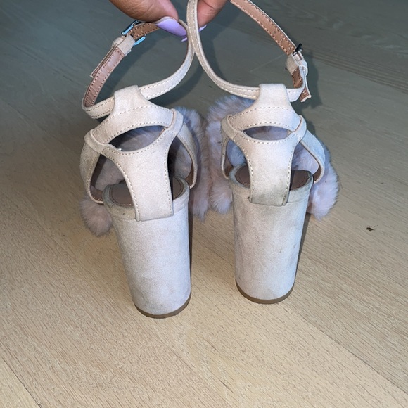 Pink Heels - Picture 3 of 6